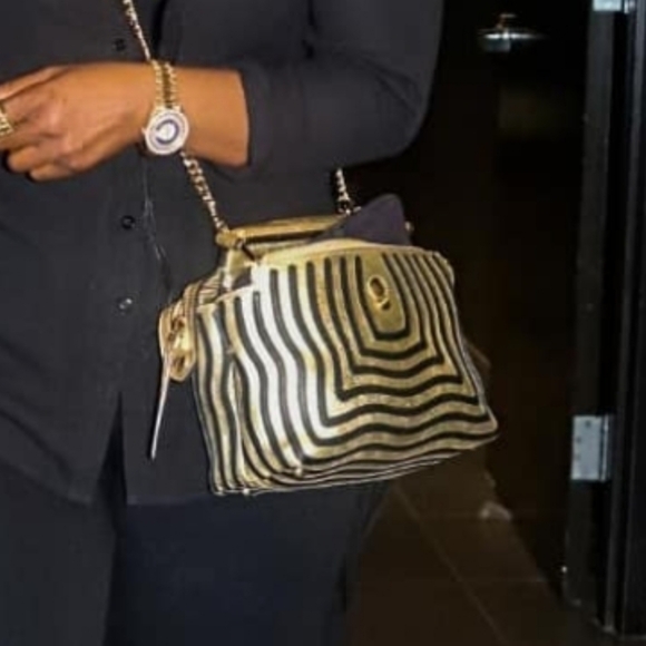 Beautiful pre-owned authentic Fendi bag - Picture 2 of 15